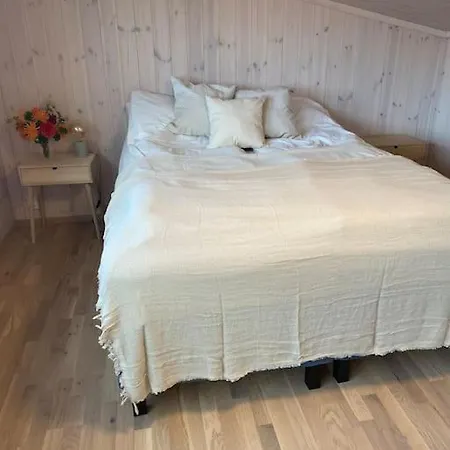 Holiday home Borestranda - Nytt Strandhus Med 6 Sengeplasser!